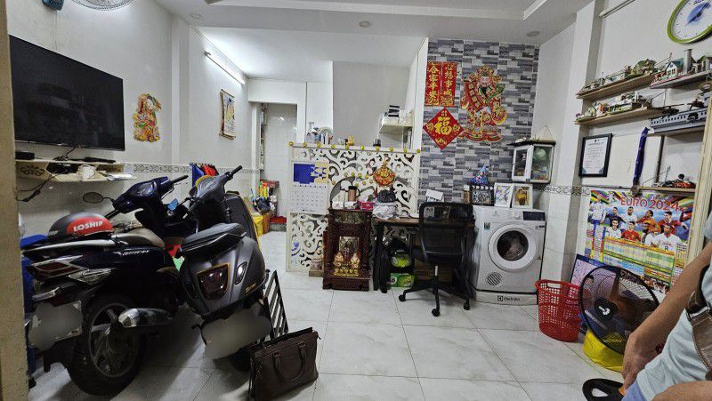  VỊ TRÍ ĐẸP - NHỈNH 2 TỶ HIẾM NHÀ BÁN QUẬN 11 - NHÀ ĐẸP VÀO Ở NGAY - CÁCH VÀI BƯỚC CHÂN RA HẺM Ô TÔ QUAY ĐẦU - GIÁ 2.85 TỶ 