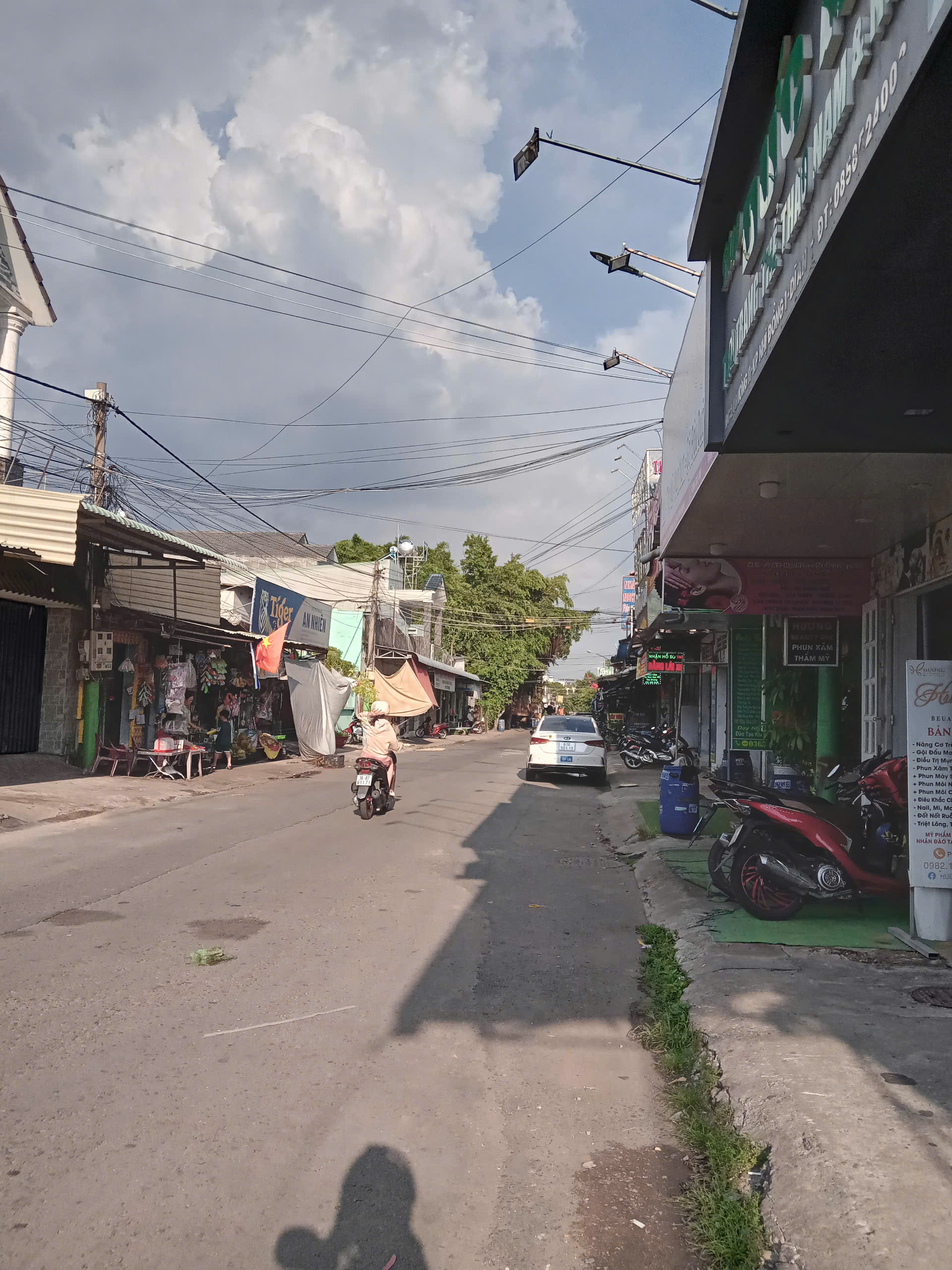  BÁN NHÀ MẶT TIỀN CHỢ DÒNG TIỀN 20 -40TR/T 