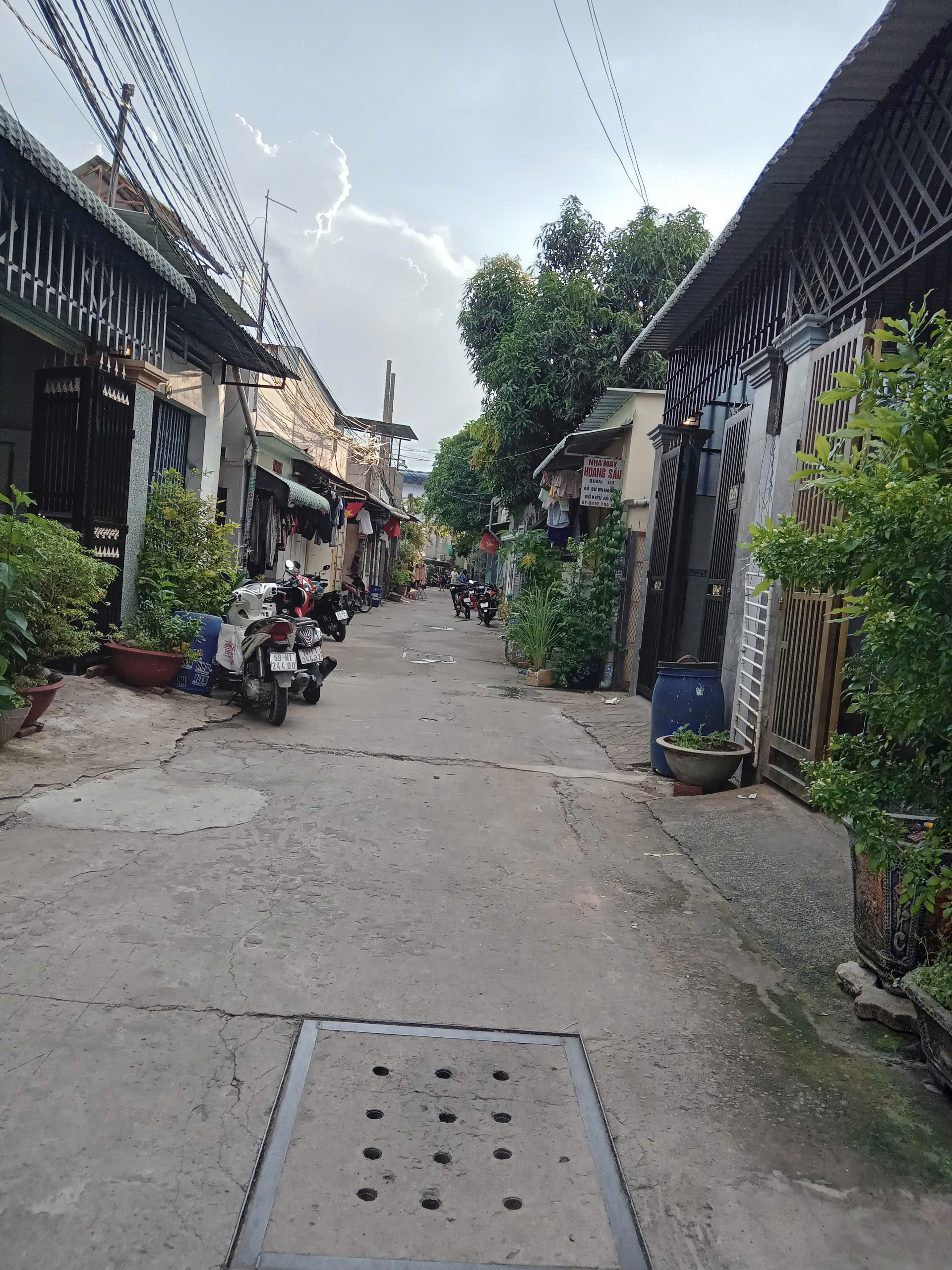  Nhà 2 tầng, rộng 81m2 mà giá chỉ dưới 4 tỷ 