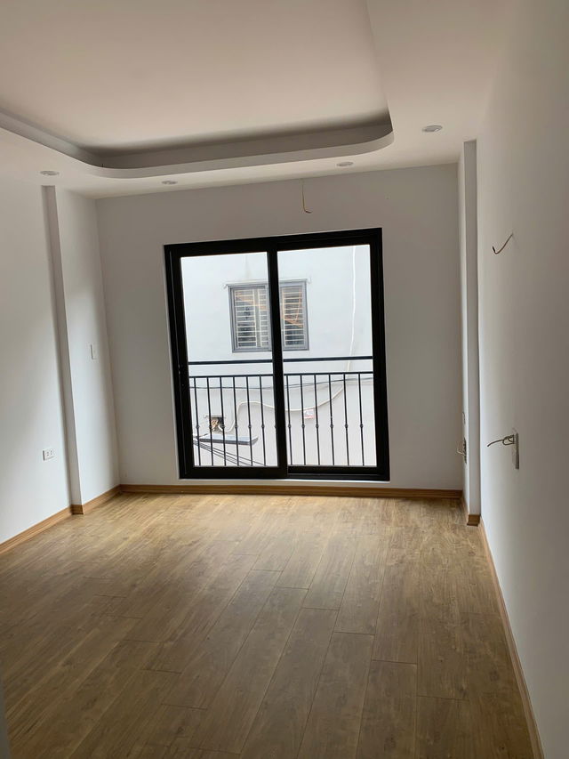  NHÀ ĐẸP - Ở NGAY - MỘT NHÀ RA Ô TÔ phố  Kẻ Tạnh 30 m2,X 5 tầng, mặt tiền  3.6m, 5.75 tỷ Long Biên. 