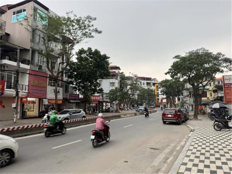  Bán nhà mặt phố Lạc Long Quân, Quận Tây Hồ, 150m2, Mặt tiền hơn 7m, giá chỉ 88 tỷ 