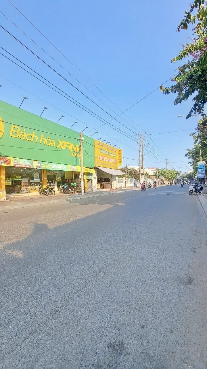  CHỦ NGỘP BANK – BÁN GẤP LÔ ĐẤT
168M²–TẶNG NHÀ-MUA GIỮ TIỀN QUÁ NGON. 