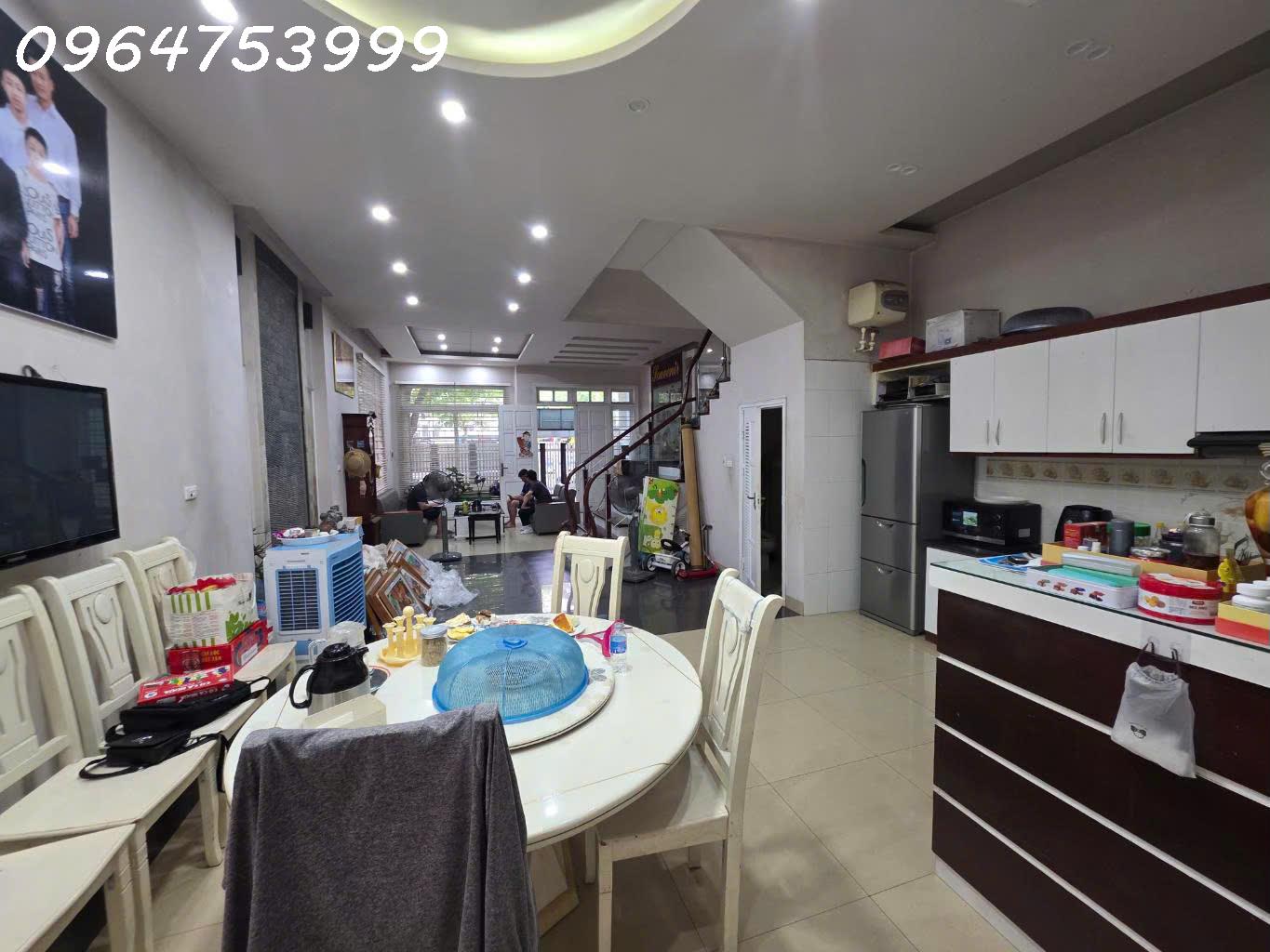  SIÊU VIP – BIỆT THỰ SÂN VƯỜN, Ở SƯỚNG GIỮA LÒNG THỦ ĐÔ
Diện tích thực tế 150m²  Mặt tiền 7.8m  Khu Cán bộ Trung ương 