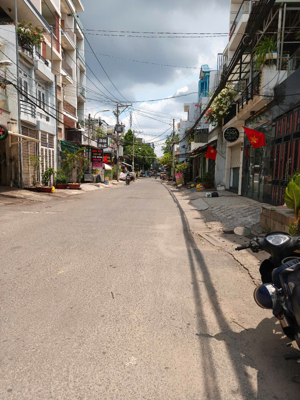  Nhà Mới 4 Tầng đang cho thuê làm vp 30tr/ tháng Cách mặt Tiền 15M Hẻm Thẳng Xe Hơi Sổ Vuông 98m2 Gía 18,9Tỷ Thương Lượng 