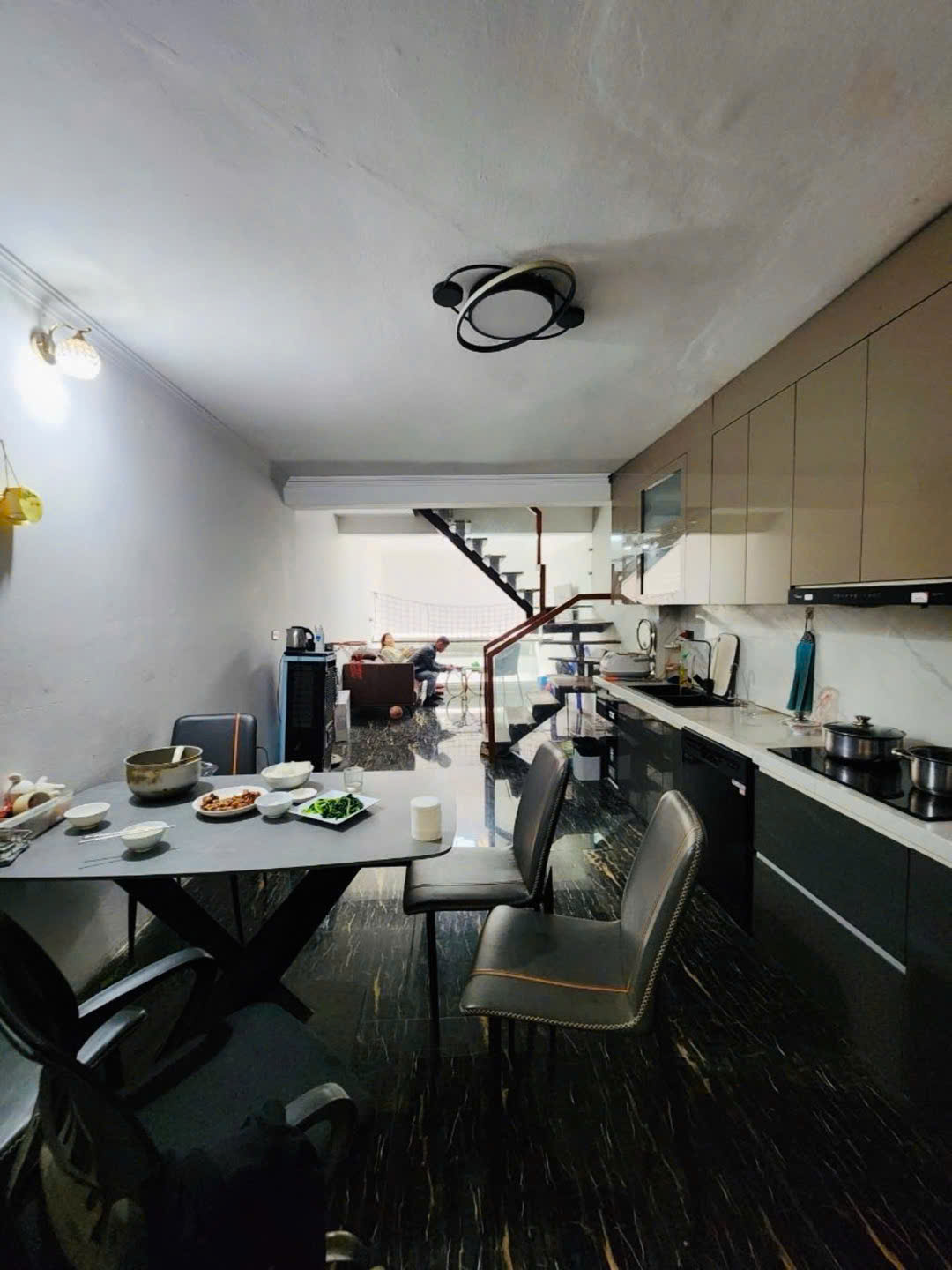  Bán nhà mặt phố quận Thanh Xuân, 50m2, 5 tầng, giá 15.5 tỷ. 