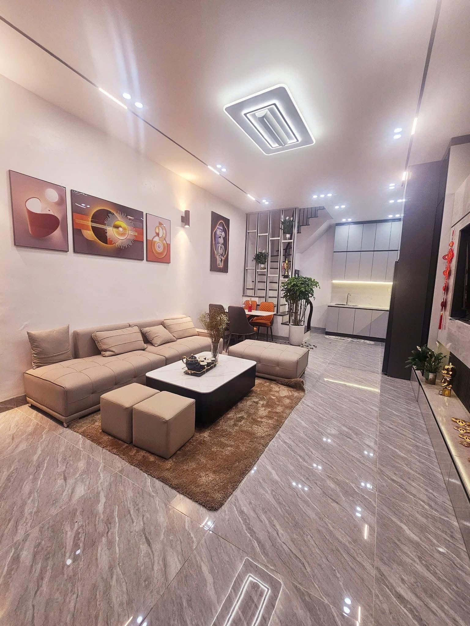  Bán nhà Nguyễn Đức Cảnh , Hoàng Mai , 42m2 4T giá 8,1 Tỷ 