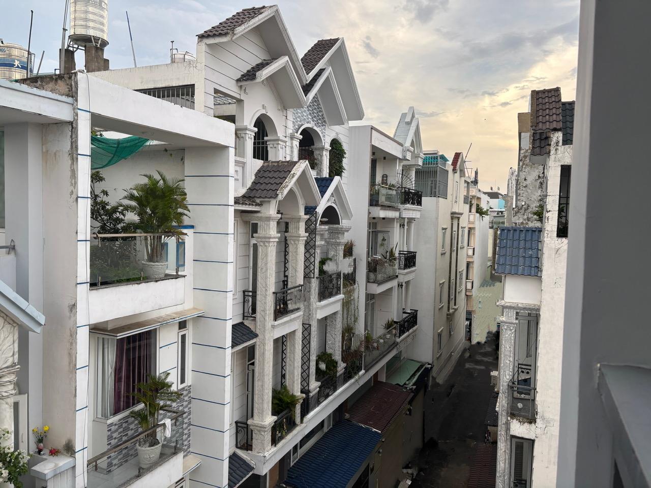  HIẾM Bán nhà Quang Trung Gò vấp Xe hơi ngủ nhà 172m2 4 tầng khu cao cấp giá nhỉnh 6tỷ 