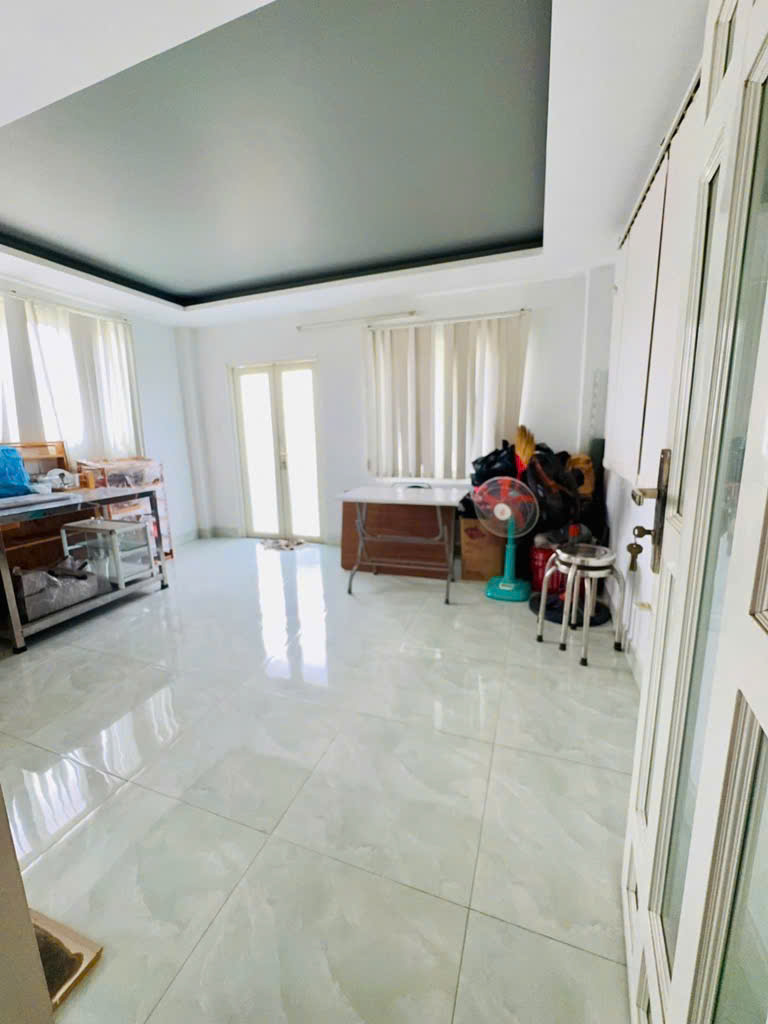  Bán nhà P10 Gò vấp 235m2 SD ngang bự 5.5m 5 tầng ô tô ngủ nhà gần ngã 5 giá chỉ 6tỷ6 