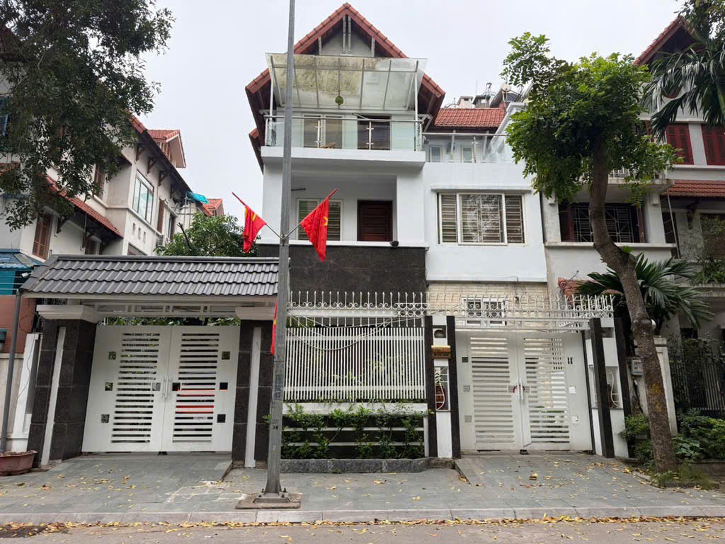  [GẤP] Bán nhanh BT bán đảo Linh Đàm view hồ lộng gió 200 m2 sổ đỏ giá rẻ 46 tỷ 