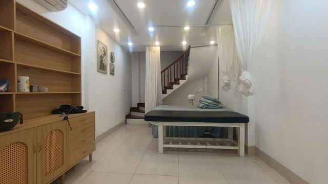  SIÊU PHẨM NGÃ TƯ SỞ - NGÕ THÔNG - KINH DOANH - Ô TÔ TẢI ĐỖ CỬA 38m2,X 6 tầng,8  tỷ,Thịnh Quang -Đống Đa. 