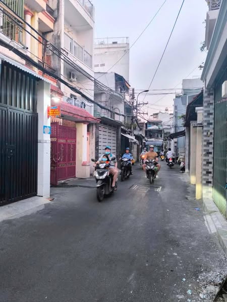  NHÀ ĐẸP PHAN VĂN TRỊ GV - ĐỐI DIỆN KDC CITYLAND & ST LOTTE N.V.LƯỢNG - DT 47M² - 3 TẦNG CHỈ NHỈNH 5 TỶ 