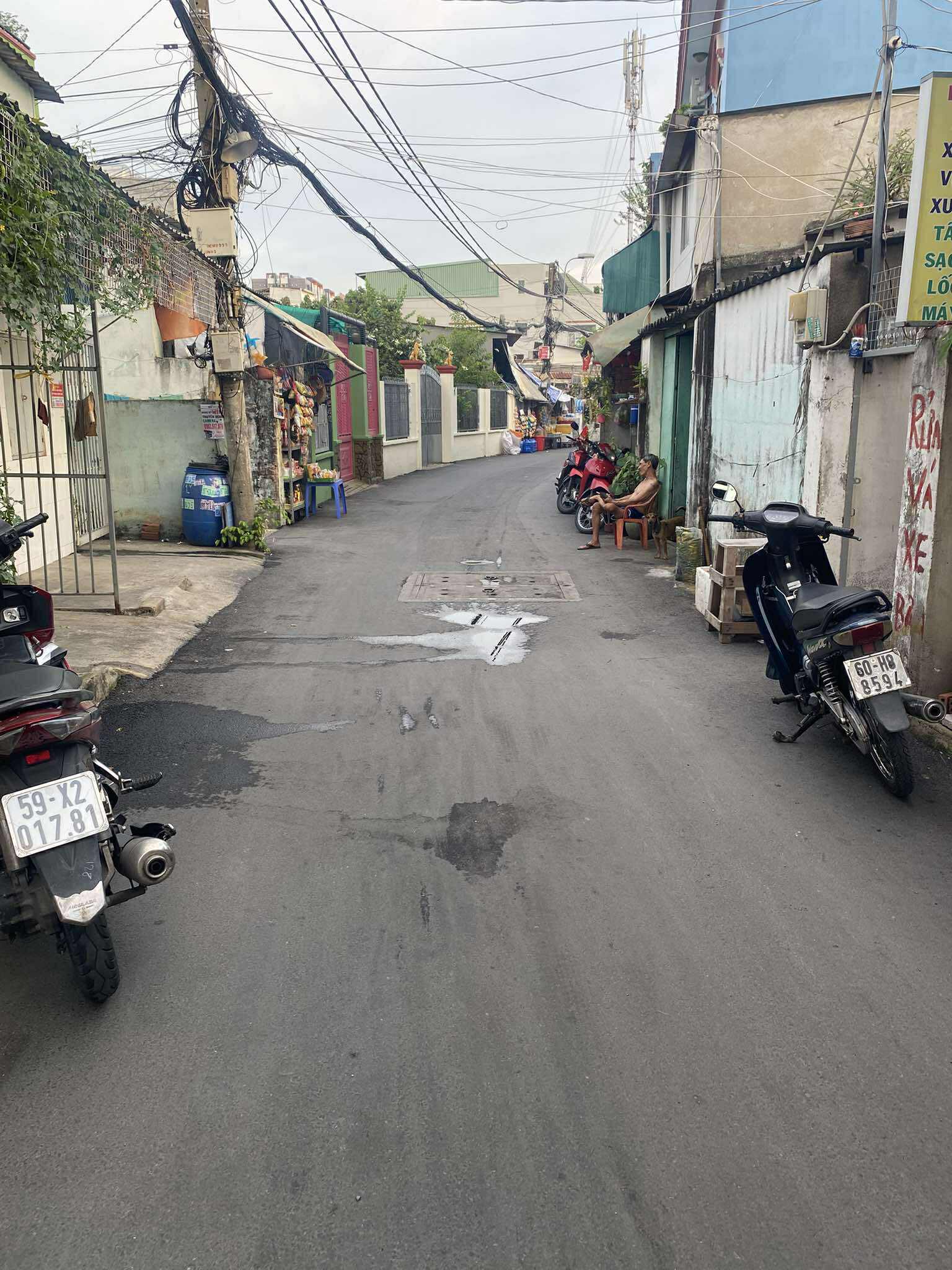  Gấp Bán nhà Mặt Tiền Kinh Doanh, 84m2 - 3 Tầng , Gần Ngã Tư MK Xa Lộ HN, Chỉ 10 Tỷ 