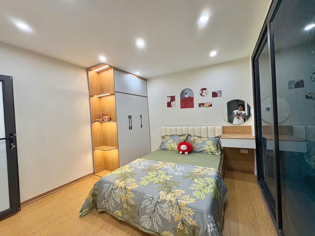  Cần bán nhà phố Phạm Ngọc Thạch ô tô đỗ cửa,diện tích 90m ,3 phòng ngủ,2 wc.Sổ đỏ sẵn sàng giao dịch.
Liên hệ: Em Trang bds nhà phố 