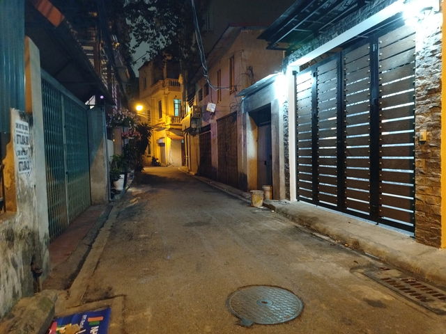  BÁN NHÀ MỚI MẶT NGÕ THÔNG Ô TO QUA NGỦ TRONG NHÀ 70m2 X5 Tầng,12.3 tỷ,Chu Huy Mân-Long Biên. 