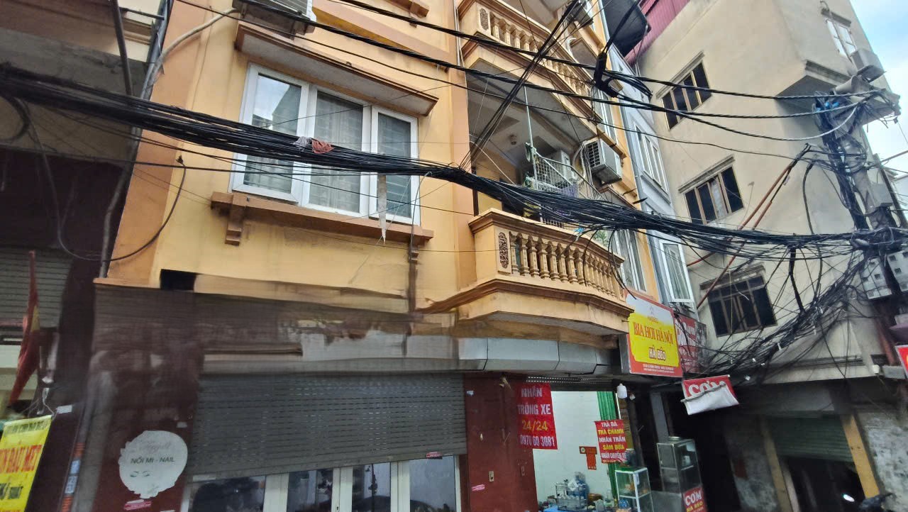  Nhà mặt phố Đê La Thành, 28,5 tỷ, 80 m2, 5PN, Đống Đa, Hà Nội , Kinh doanh đỉnh 