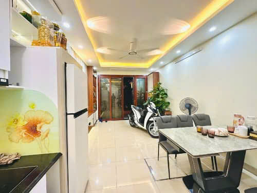  Bán nhà phỗ Vĩnh Hưng, ngõ ô tô vào nhà, nhà 5 tầng đẹp long lanh, giá chỉ hơn 7 tỷ. 