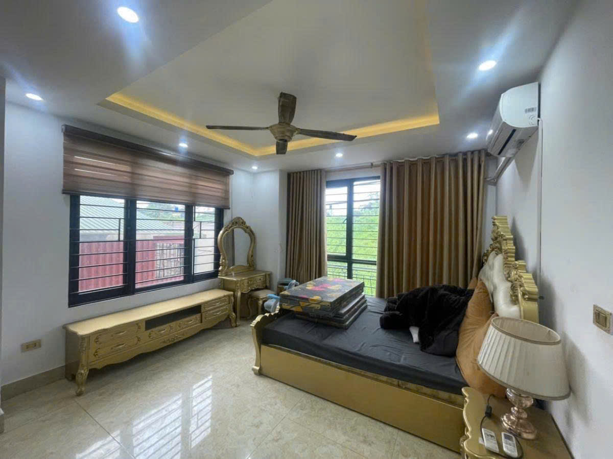  BÁN NHÀ MẶT PHỐ LÂM DU , BỒ ĐỀ, LONG BIÊN , THANG MÁY ,41m  6 TẦNG , MẶT TIỀN 6.3M , GIÁ CHỈ 13 TỶ 