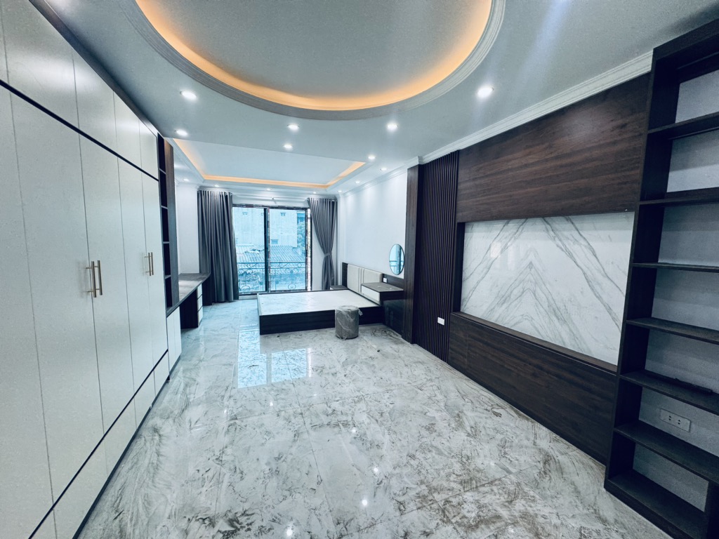  HIẾM-NHÀ ĐẸP-HOÀNG VĂN THÁI-THANH XUÂN-LÔ GÓC 43M-5 TẦNG-5PN-Ô TÔ GẦN-8,55 TỶ 