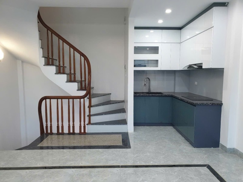  Bán nhà Thượng Phúc 30.3m², 5T, ban công thoáng, vài bước ra ô tô, chỉ 6.1 Tỷ 