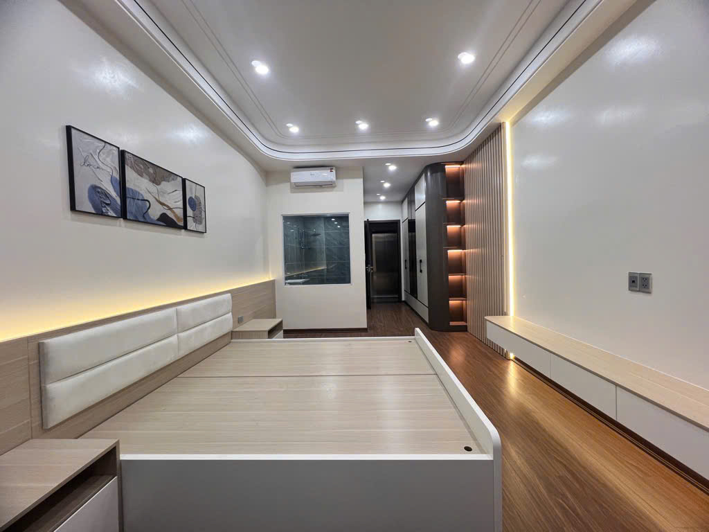  BÁN NHÀ 3 TẦNG,40M2, NGỌC THỤY - LONG BIÊN - GIÁ 6.6 TỶ - VỊ TRÍ VÀNG, SỔ ĐỎ CHÍNH CHỦ 