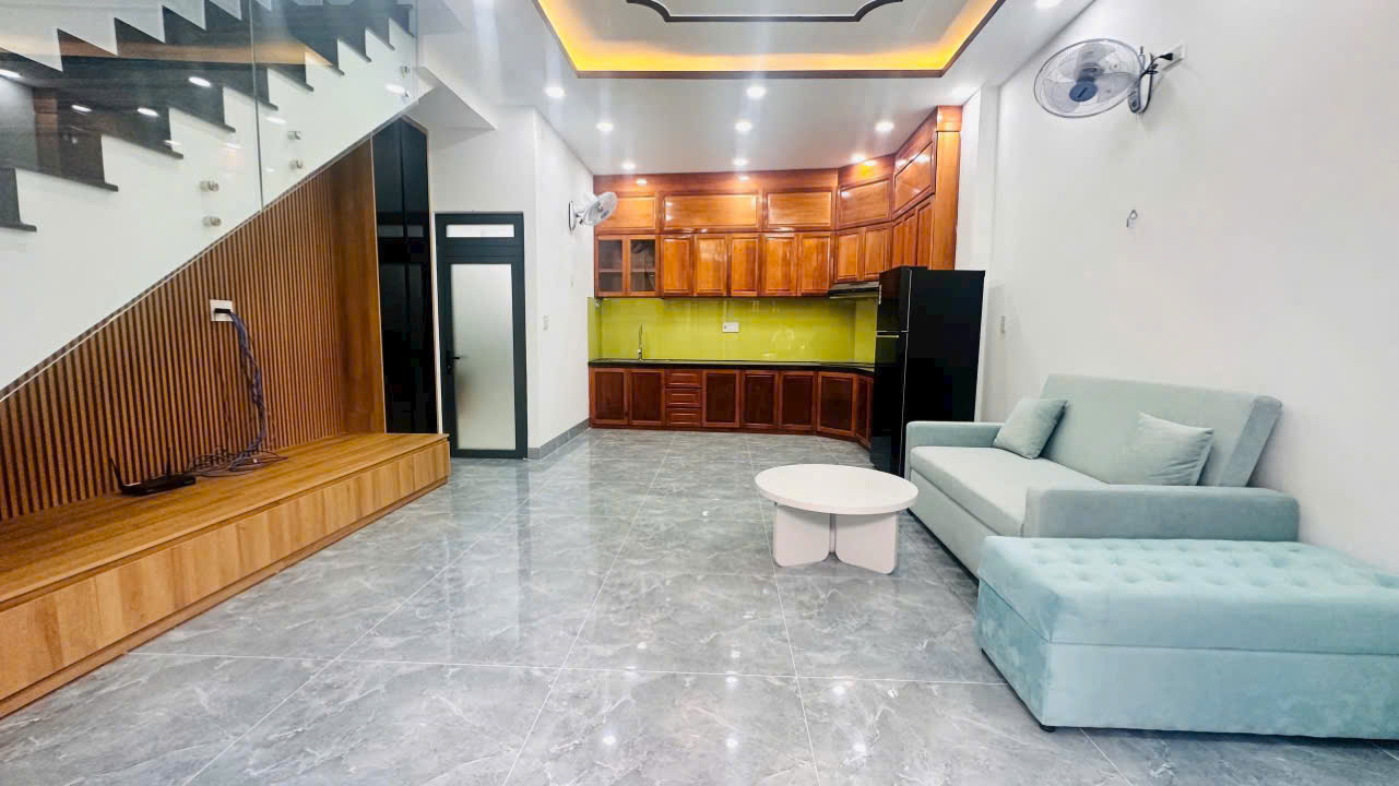 ????Cần Bán Nhà Đẹp Mới 100% Hẻm Bắc Sơn, Đầy Đủ Nội Thất, đi bộ ra bãi tắm Hòn Chồng 