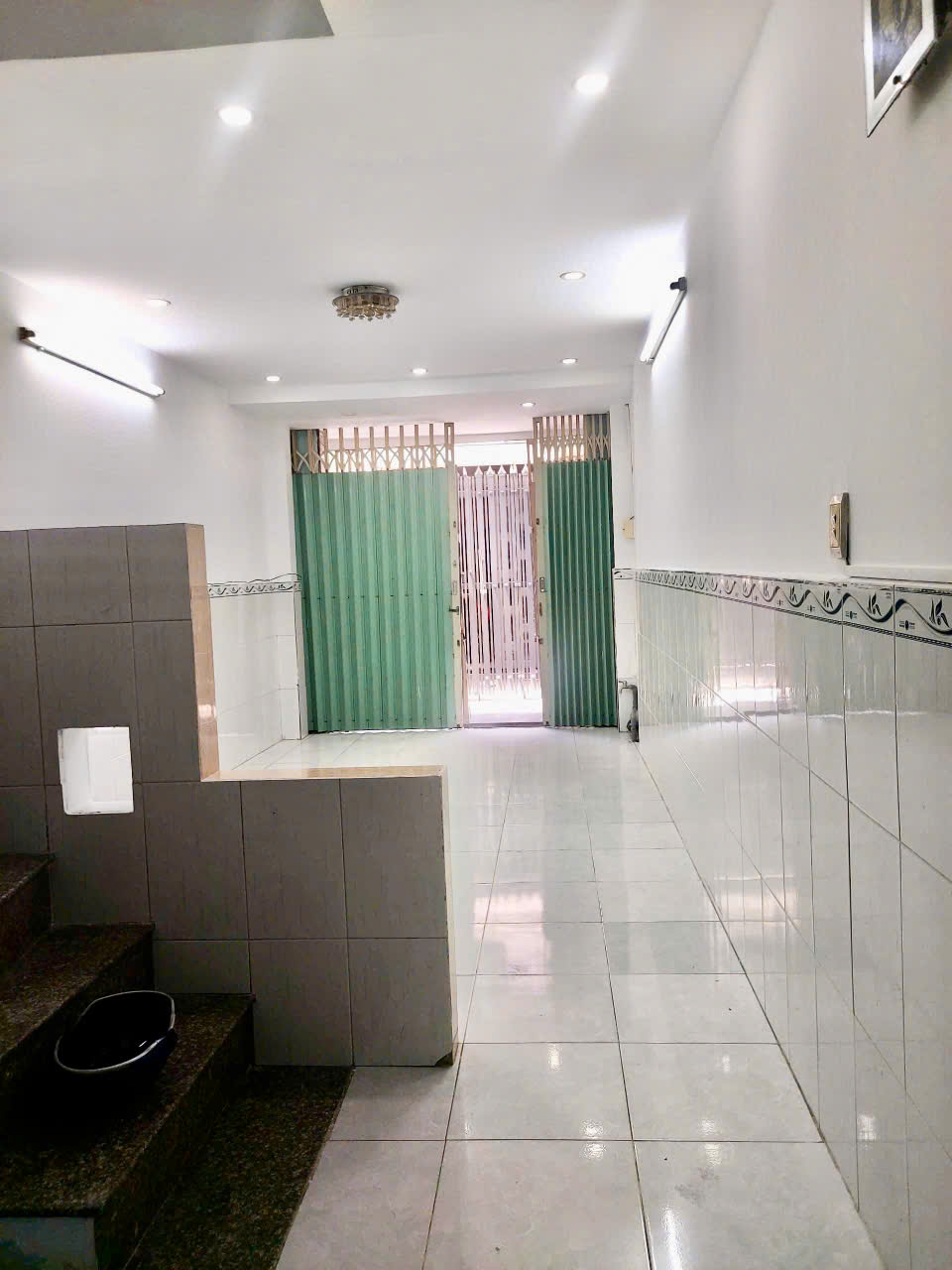  SÁT MẶT TIỀN Q4 NGANG 3 DÁI 10 CÓ  3 TỶ 