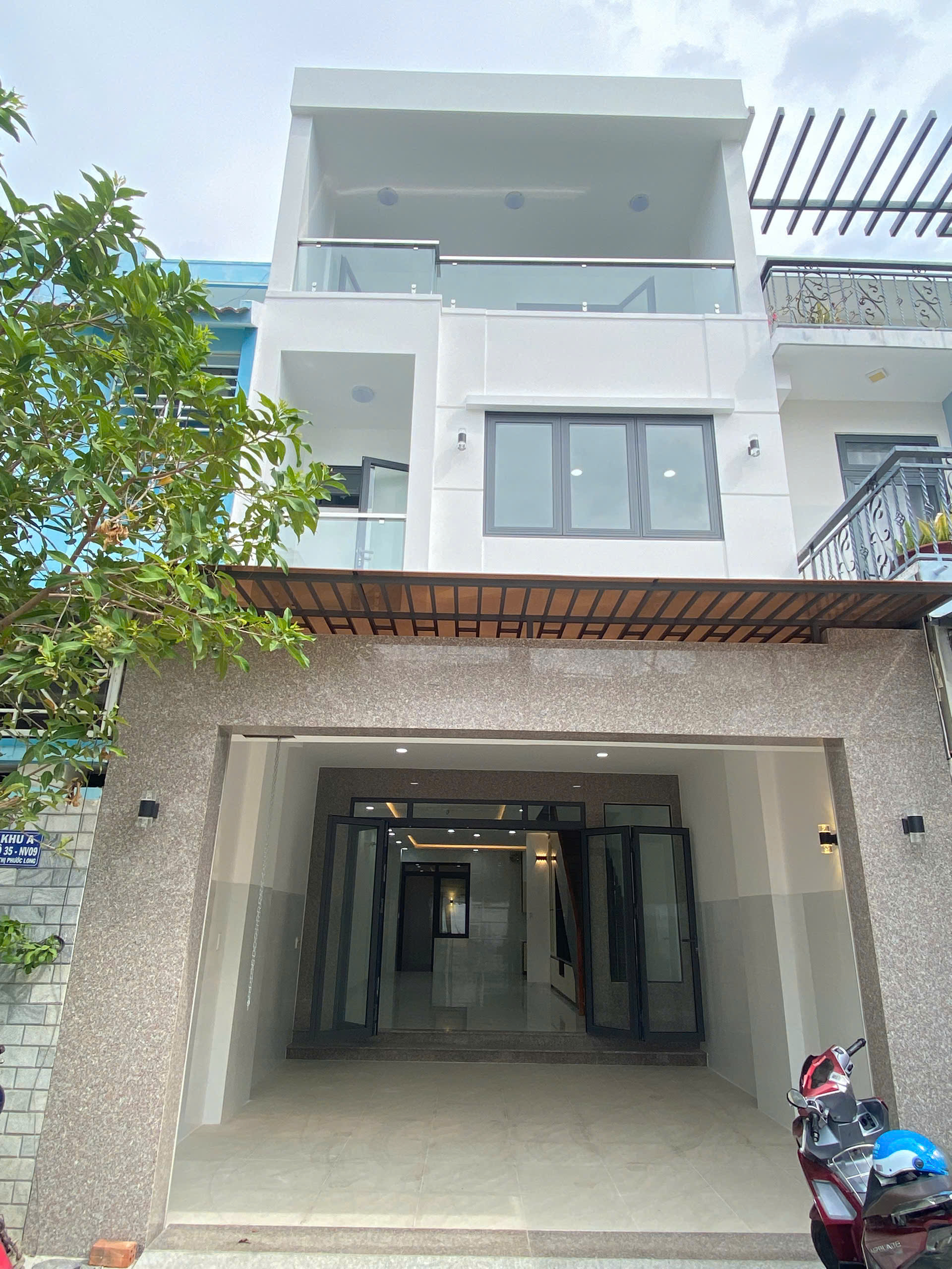  BÁN NHÀ MỚI XÂY ĐƯỜNG KHA VẠN CÂN P. PHƯỚC LONG TP. NHA TRANG 