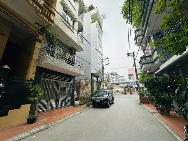  PHÂN LÔ NGHĨA ĐÔ CẦU GIẤY - NHÀ ĐẸP THOÁNG Ở THÍCH - TIỆN ÍCH BẠT NGÀN - THÔNG SỐ VÀNG -56M2 X 5 TẦNG - SĐCC - LH: Em HOÀNG PHÚ - MOBI: 0969577586 