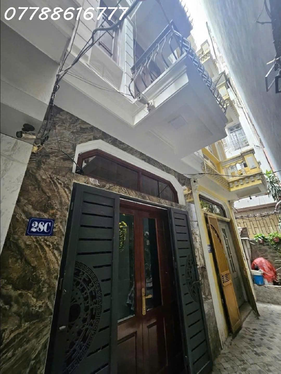  Quan Hoa, Cầu Giấy, dân xây, 2 thoáng, 36/40m2 - 4t - mt 3.5m - nhỉnh 8 tỷ 