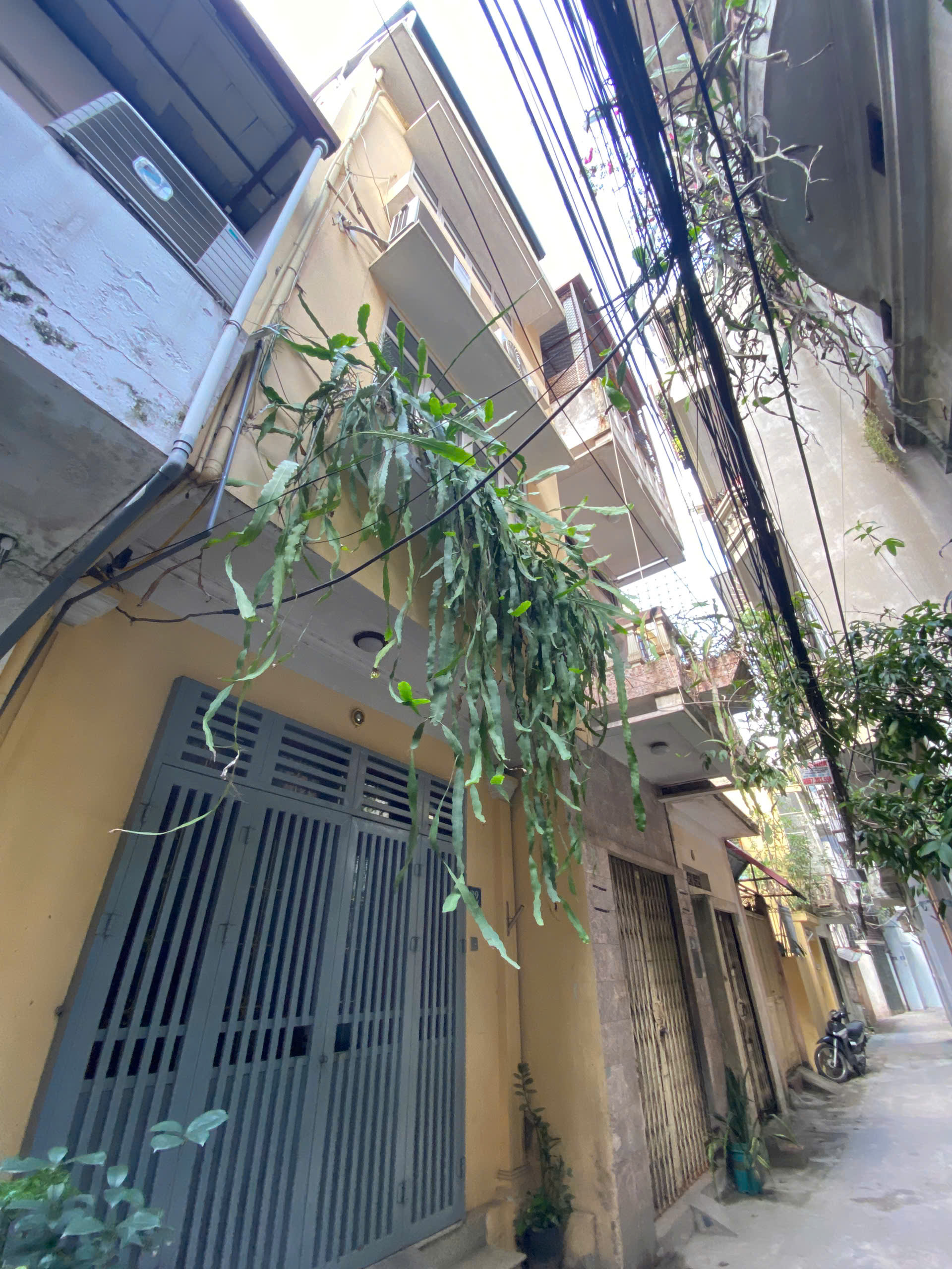  Bán nhà phố Kim Mã, Ba Đình, gần phố, ngõ thoáng rộng, sổ đẹp, 38m, 4 tầng, 8.4 tỷ 