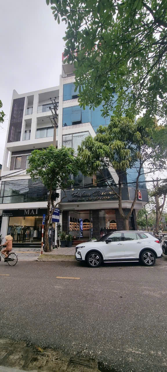  Bán nhà 6 tầng thang máy, mặt phố Nguyễn Quý Tân – TP Hải Dương, kinh doanh đắc địa, mặt tiền 7m, giá tốt 