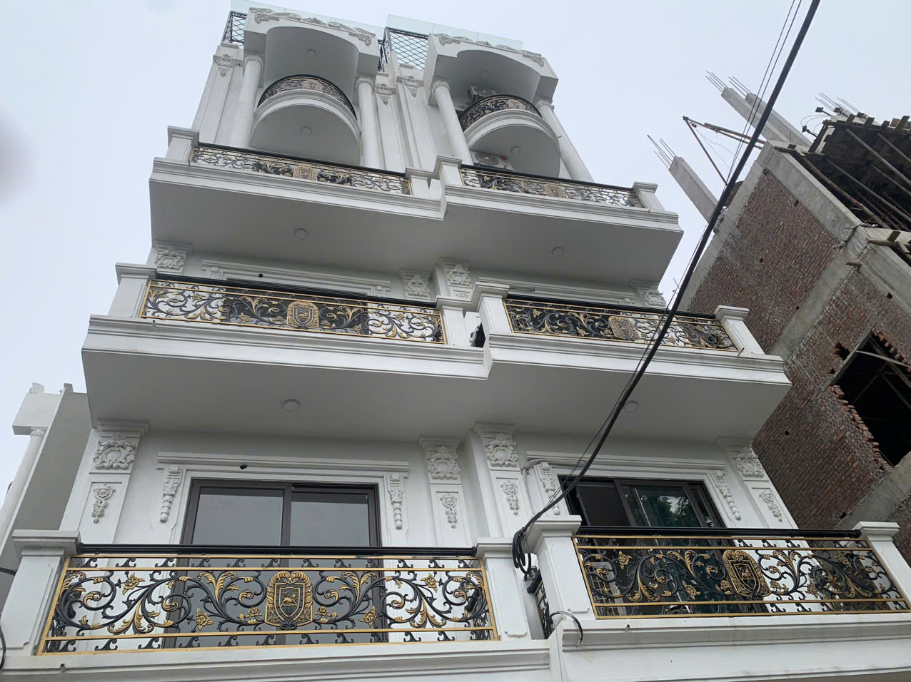  ???? BÁN NHÀ ĐẸP ĐỨC GIANG - FULL NỘI THẤT - GARA Ô TÔ - VỈA HÈ - 6 TẦNG CHẮC CHẮN 