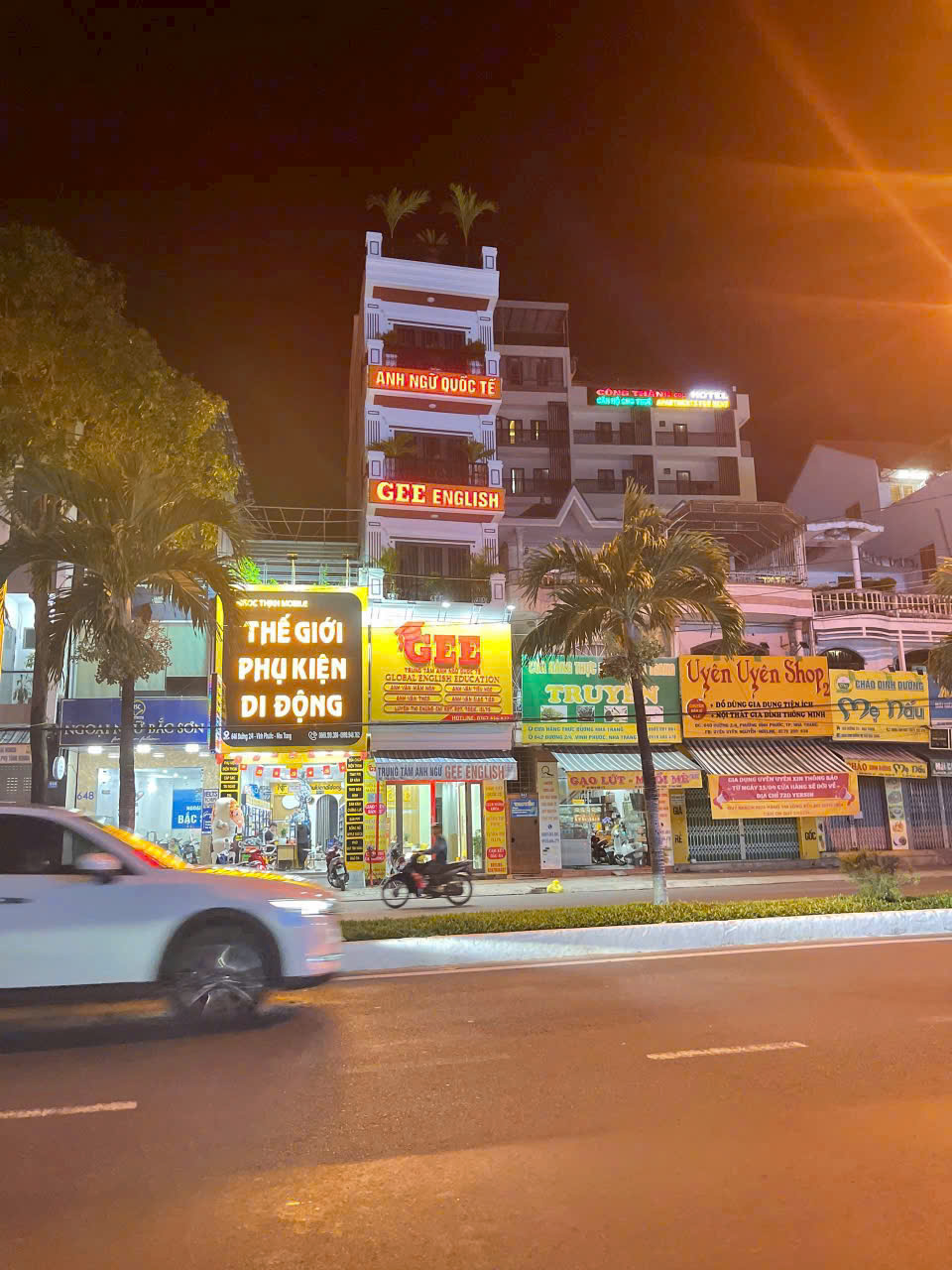  ????BÁN NHÀ MẶT TIỀN ĐANG CHO THUÊ 15TR/TH ĐƯỜNG 2-4 VĨNH PHƯỚC TP NHA TRANG 