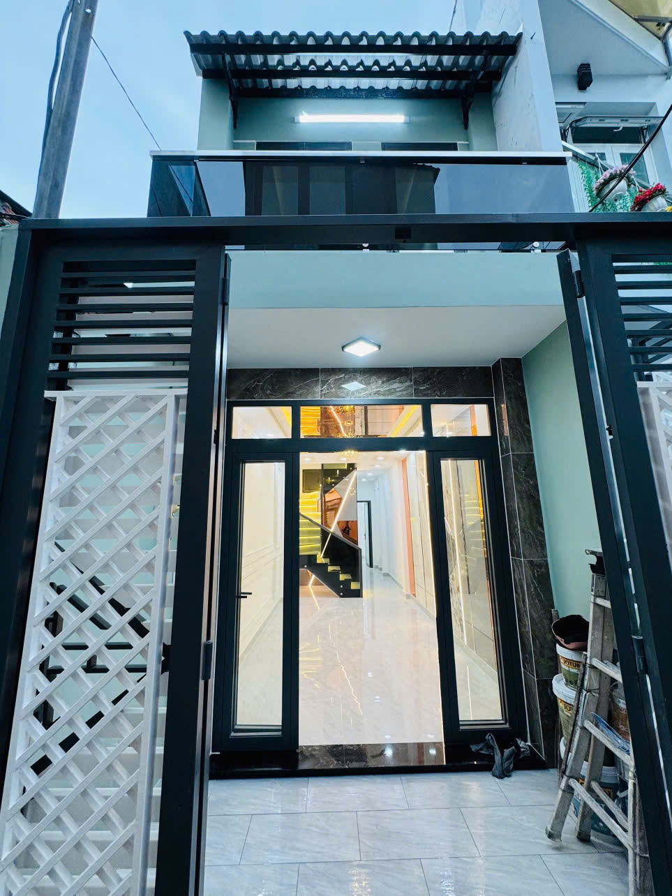  SÁT MẶT TIỀN TRUNG TÂM  Q4 
CÓ 4 TỶ 