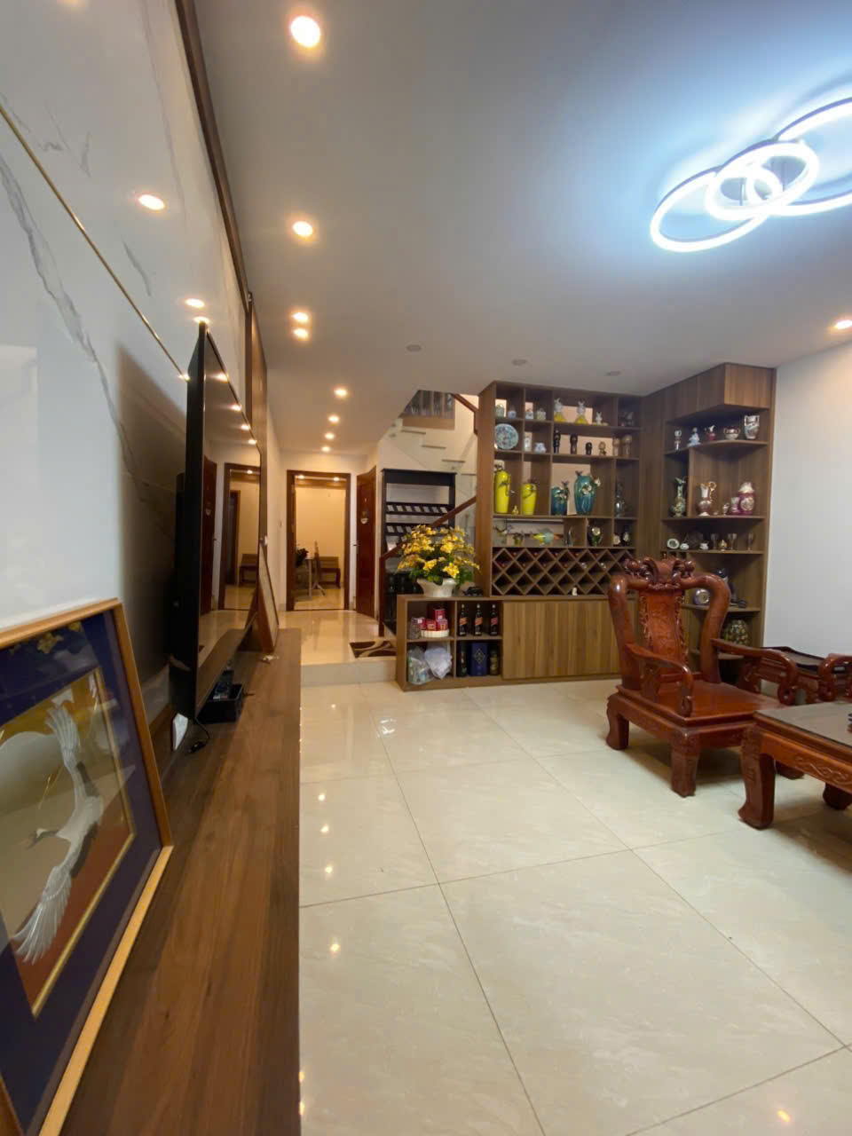  NHÀ ĐẸP - CHỦ THIỆN CHÍ BÁN NHANH - GIÁ TỐT CÓ THƯƠNG LƯỢNG
???? Ngọc Thụy - Long Biên  DT 73m², MT 4.2m, 5 tầng  Giá: 12.5 tỷ 