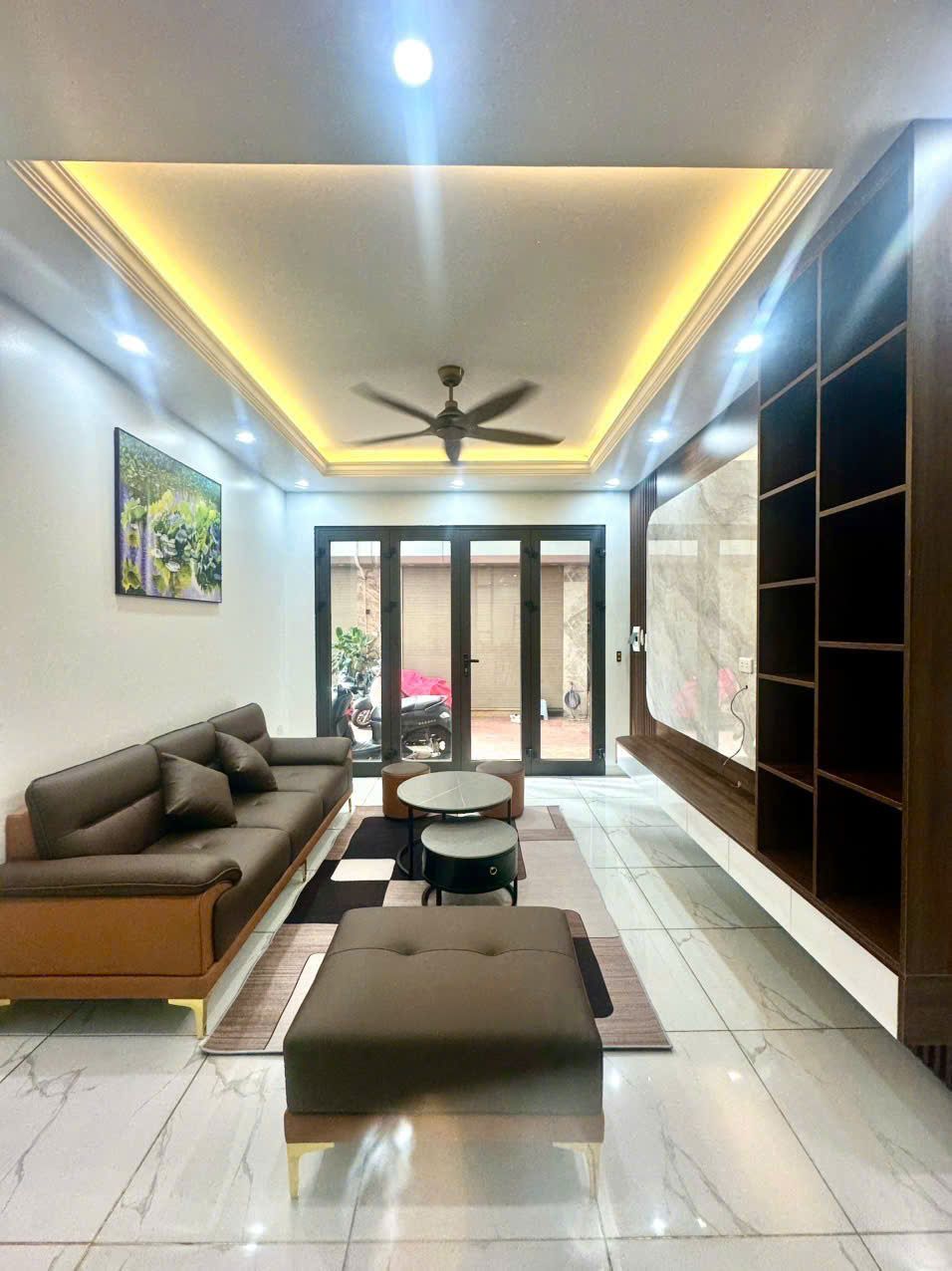 ???? BÁN NHÀ NGỌC THỤY - LONG BIÊN – 4 TẦNG – 4 PHÒNG NGỦ – GIÁ 9.2 TỶ

???? Vị trí cực đẹp: 