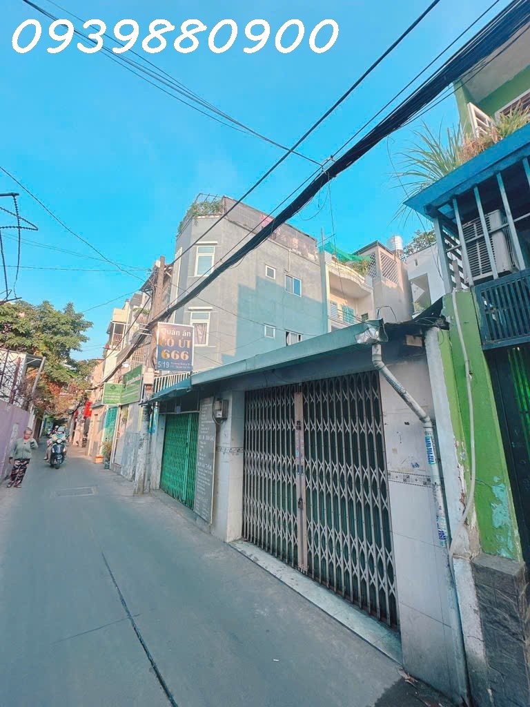  HXH sát Hoàng Hoa Thám, Bình Thạnh. Nhà cũ tiện xây mới. 
