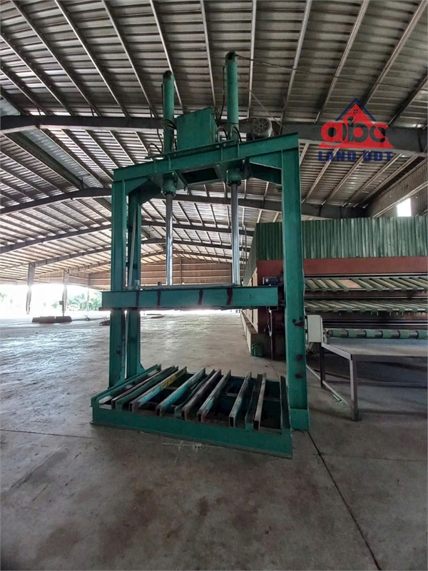  X080 nhà xưởng sản xuất cần chuyển nhượng liền. trên thửa đất rộng. đầy đủ tiện nghi 