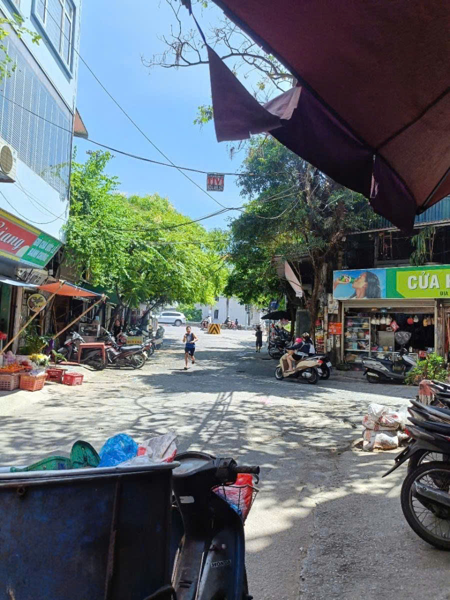  SIÊU PHẨM ĐẤT ĐẸP PHÚ VIÊN – MẶT TIỀN RỘNG, VỊ TRÍ VÀNG!

 Bán đất Phú Viên  Long Biên 135m² MT 5,2m giá 18,9 ty 