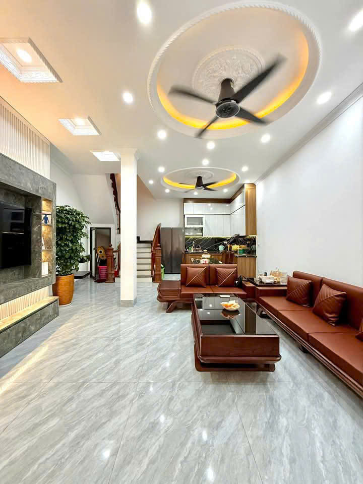  12.  Dòng tiền ổn định 40tr/ tháng, Tô Vĩnh Diện, Thanh Xuân. 43m2, 5 tầng, giá 13,5 tỷ. Ô tô tránh 