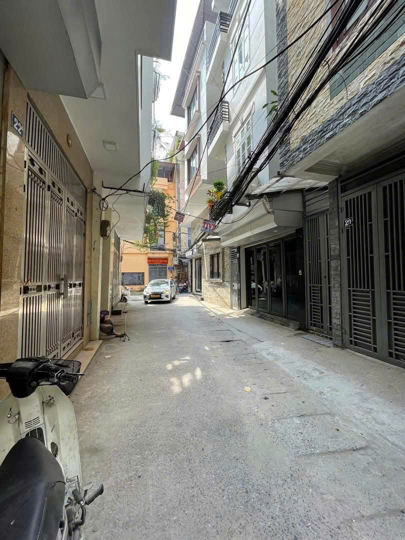  40m2, Thái Hà,Đống Đa,oto tải vào nhà,sầm uất kinh doanh,lô góc mặt tiền đẹp,nhỉnh 15 tỷ,chính chủ nhiều nhà bán,phân lô nở hậu 