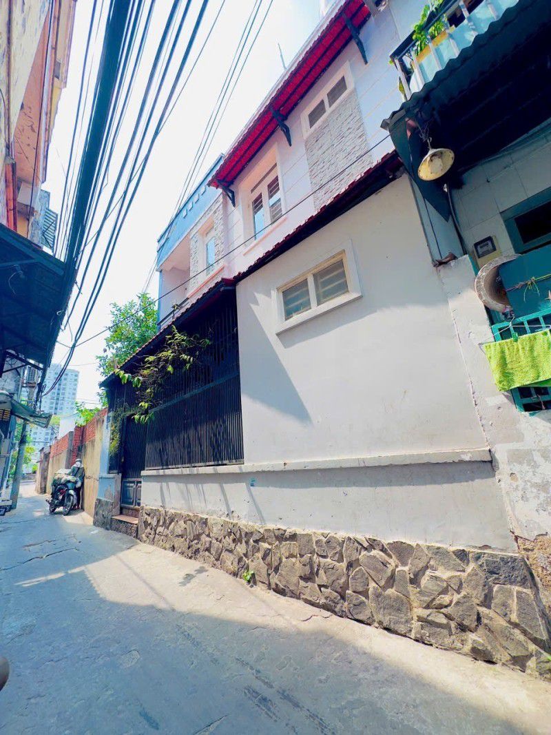  LƯU HỮU PHƯỚC - QUẬN 8 - NHÀ CHỈ NHỈNH 3 TỶ - MỚI 2 TẦNG - HẾM CÓ TRONG KHU VỰC TRONG TẦM GIÁ NHỎ TIỀN - HẺM THÔNG GẦN MẶT TIỀN. 