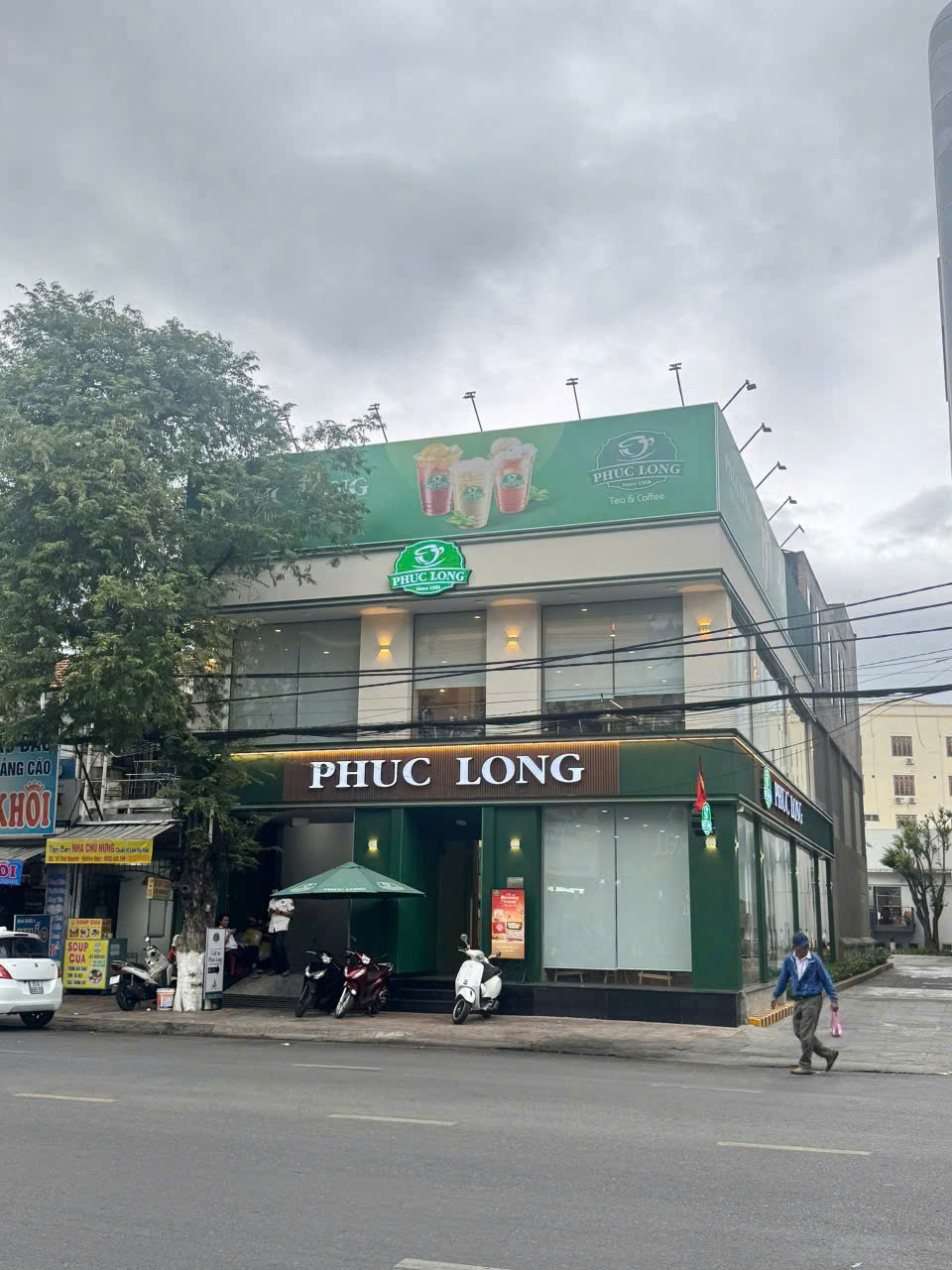  Bán nhà mặt tiền Thái Nguyên Giá 100 Tỷ.
 Nhà 2 tầng mặt tiền đường Thái Nguyên - Tp Nha Trang.
 5p ra Biển
 Vị trí gần Vincom
 Diện tích : 402m2 ( ngang 11m )
Giá bán : 100 Tỷ (tl) Lh:khôi 