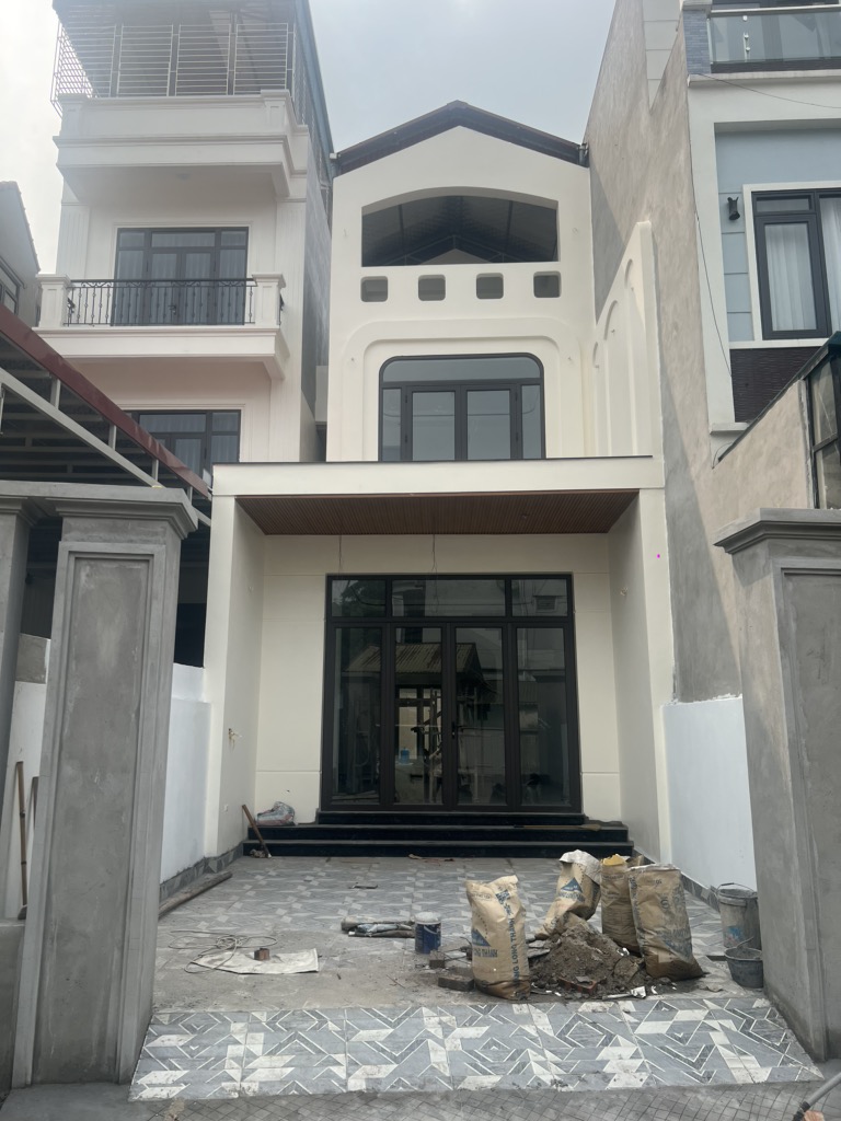  PHỐ BÁT KHỐI 20 tỷ 130m MẶT TIỀN 5m, NGÕ OTO TRÁNH,LONG BIÊN HÀ NỘI 