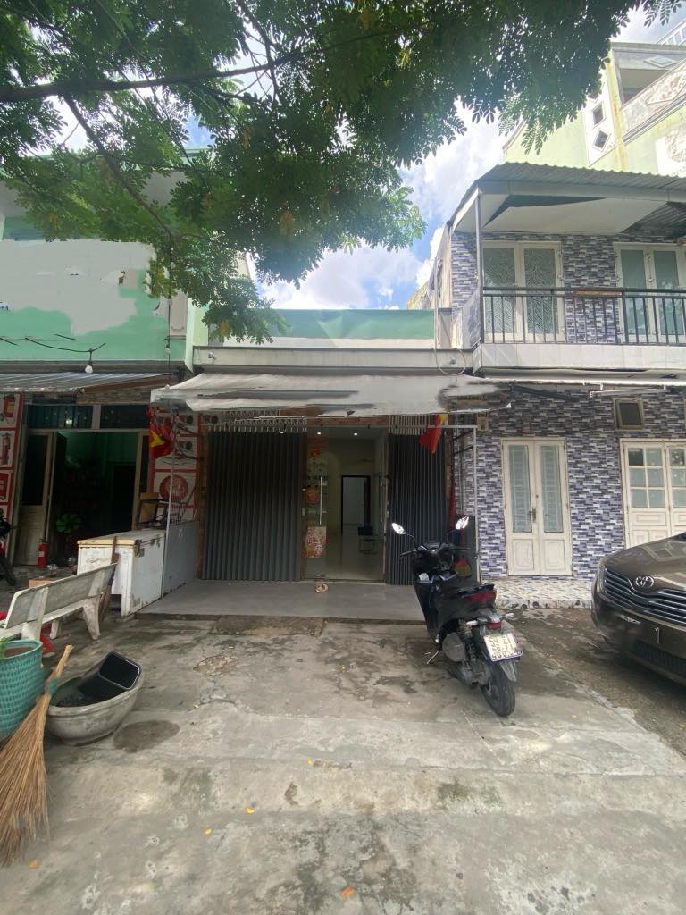  Mặt tiền Đường Kinh doanh đa ngành nghề- trung tâm Quận 7 
 Nhỉnh 6 tỷ sổ hồng riêng 