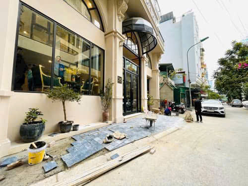  Khách sạn 4 sao ,Ba Đình ,280m2,9T,300 tỷ,lô góc 4 thoáng, nội thất chuẩn quốc tế 