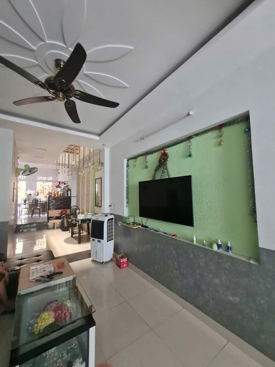  Cần bán căn nhà 3 tầng mới ngay trung tâm bàn cờ Nha Trang, phường Tân Lập.
Vị trí Mặt tiền đường Mê Linh  Diện tích 82m2  Giá bán 9,5 Tỷ (thương lượng)
mọi thông tin chi tiết vui lòng lhe khôi 