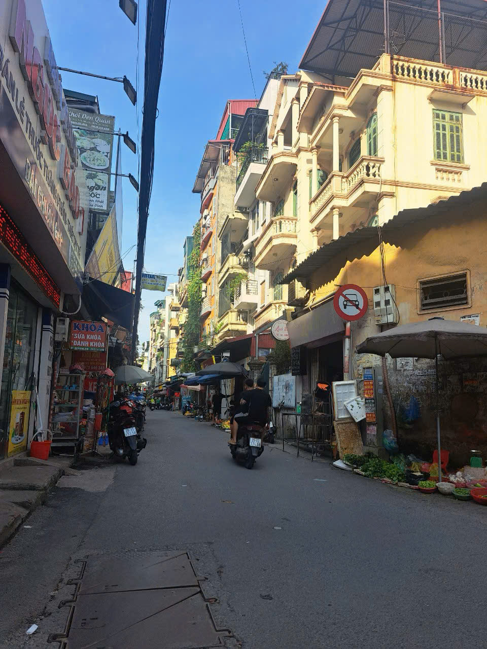  Tòa CCMN 8T mới xây,tại Chùa Láng,Pháo Đài Láng,23 phòng khép kín,doanh thu 120tr/tháng,gần phố 