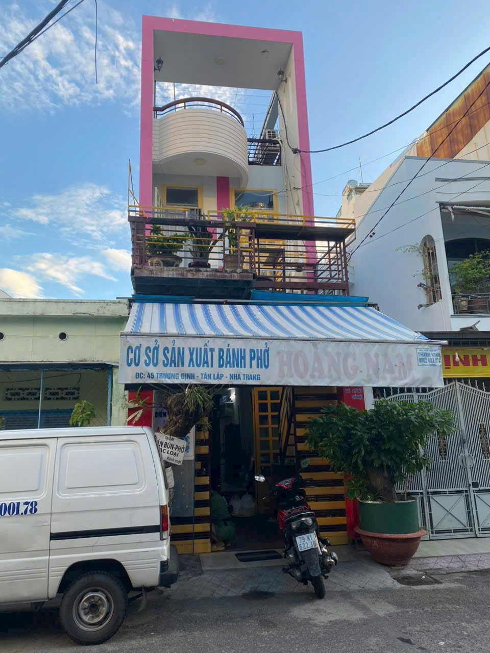  Bán nhà 2 tầng full nội thất mặt tiền đường Trương Định - Vạn Thạnh - Nha Trang 