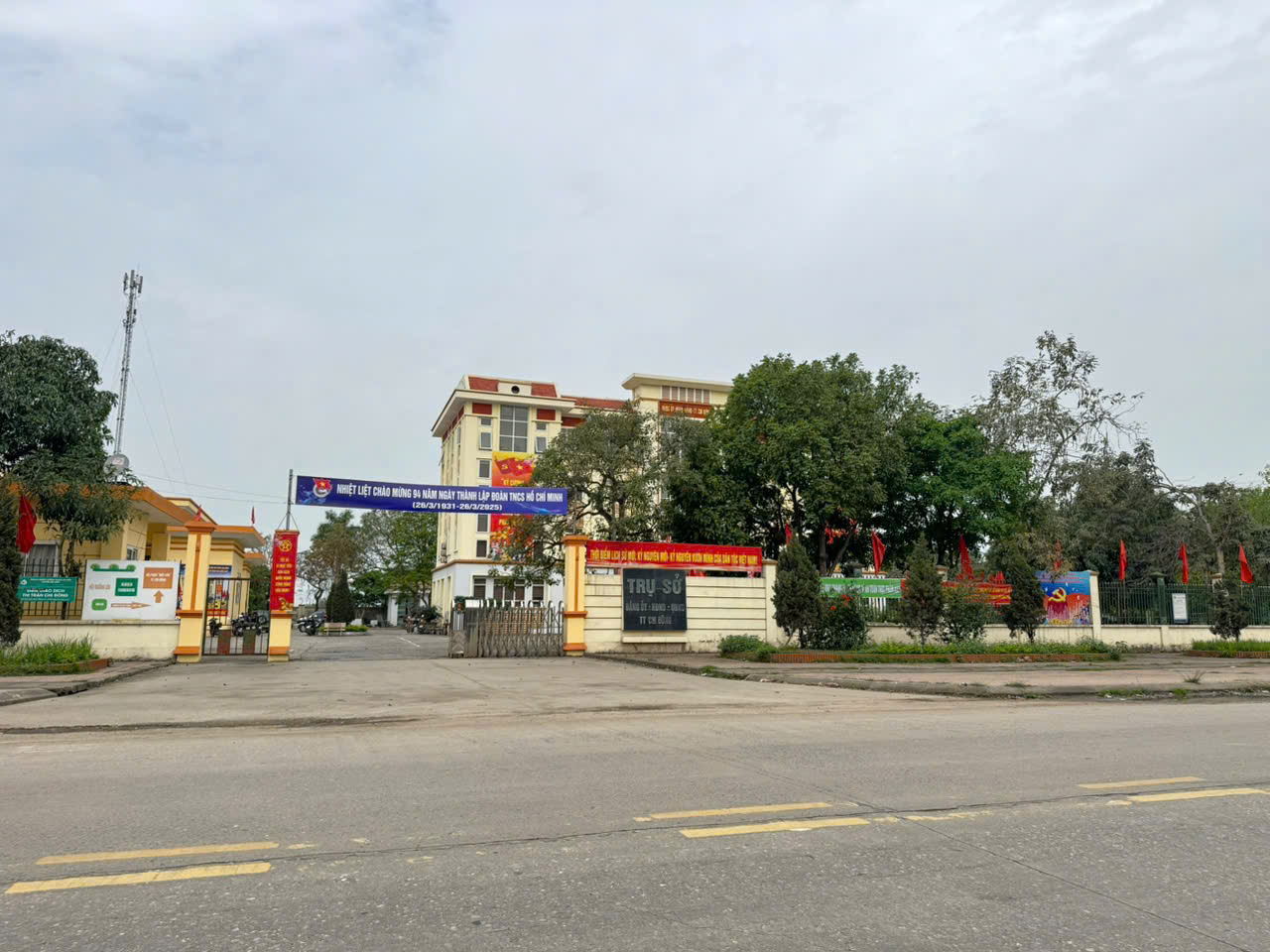  Bán 80m đất, 2 mặt thoáng, trung tâm chợ Chi Đông - mặt tiền kinh doanh đắc địa. 